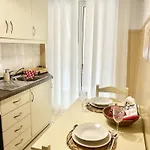 Aurora's House דירה