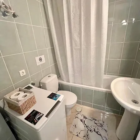 Aurora's House דירה *