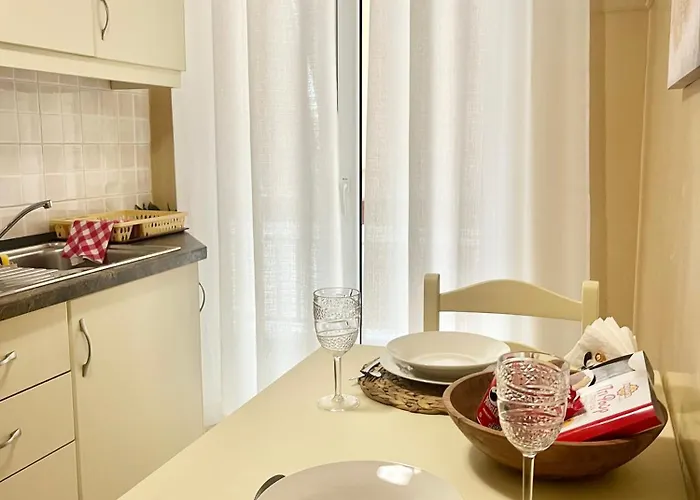 Daire Aurora's House *